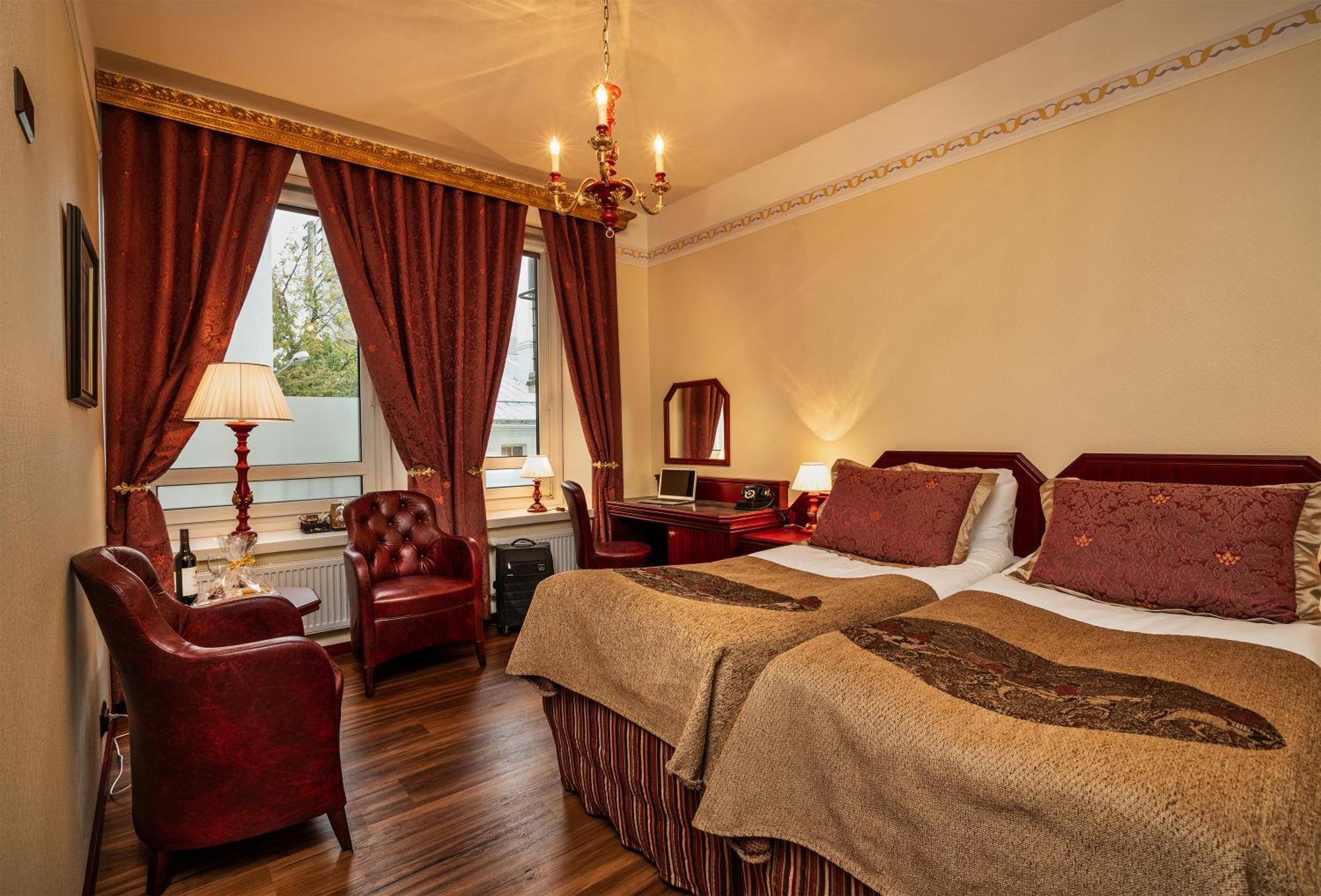 Hotel Astor Vaasa Bagian luar foto
