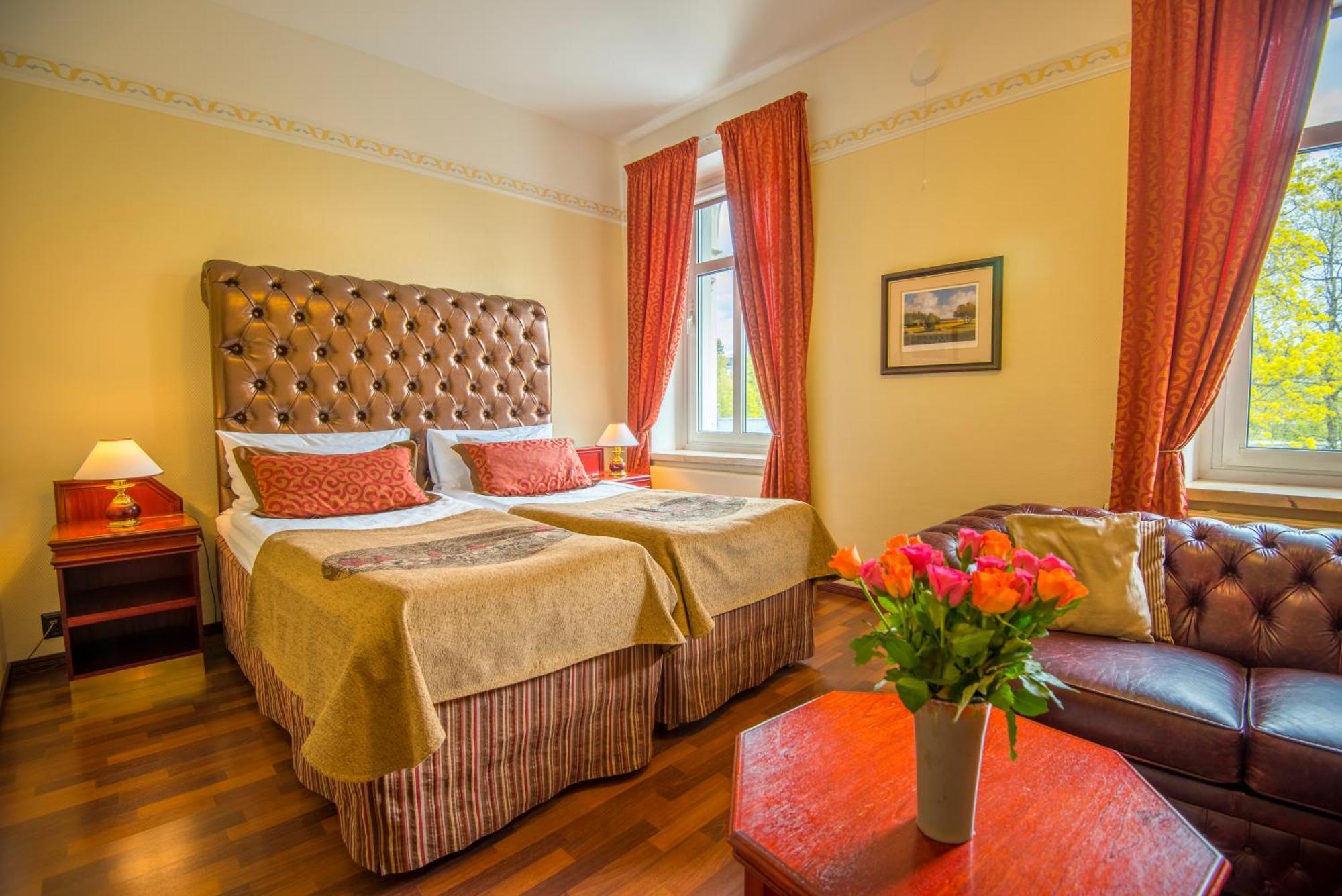 Hotel Astor Vaasa Bagian luar foto