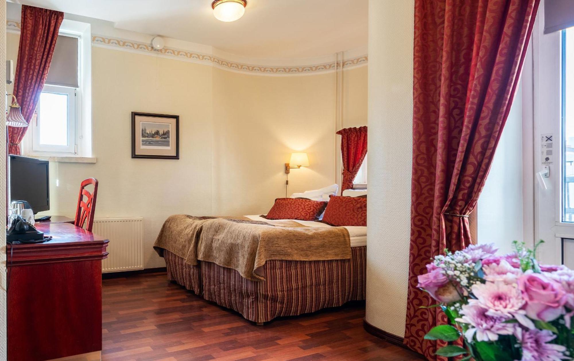 Hotel Astor Vaasa Bagian luar foto