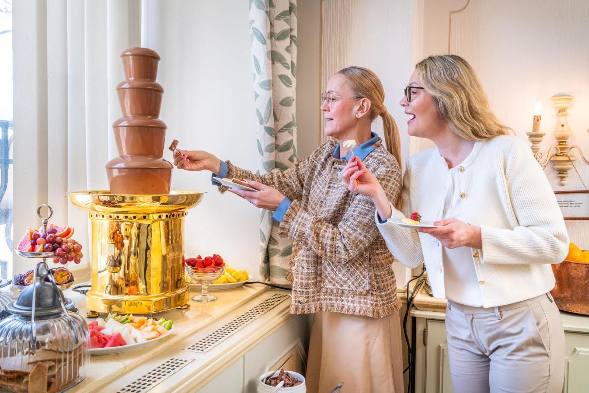 Hotel Astor Vaasa Bagian luar foto